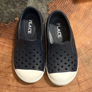 PLACE Kids Navy and White Slip-On Water Shoes